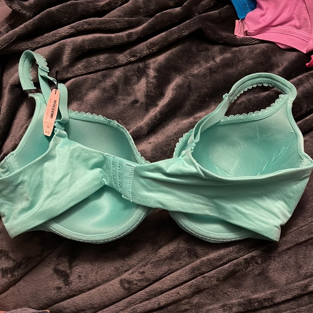 Victoria’s Secret bra - Picture 2 of 2